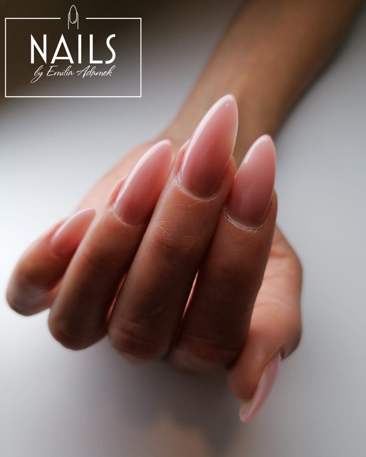 Nails by Emilia Adamek - Nagelstudio, Kosmetik und Fußpflege in Berlin Karow, Buch, Blankenburg, Pankow und Umgebung - Professionelles Nagel, Nägel, Nails, Nageldesign Nagelstudio und Wimpernstudio in 13125 Nähe S Bahnhof Berlin Karow, Buch, Blankenburg bei Emilia Adamek. Die beste Nageldesigenrin und Produkte für Stiletto, Ballerina, Babyboomer, Polygel, Cat Eye, Fullcover, French, Natur, Glitzer, Nagel, Nägel, Nails Studio, Nagelstudio, Nageldesign, Nail Art, Nail design, Nagelmodellage, Design, Maniküre, Shellac, Gellack, Spa Maniküre, UV Nagellack, Wimpern, Wimpernverlängerung, Wimpernverdichtung, Wimpernwelle, Verlängerung, Verstärkung, Naturnagelverstärkung, Auffüllen, Tips, Schablonentechnik, Gel, Gel-Technik, UV-Licht, UV-Gele.