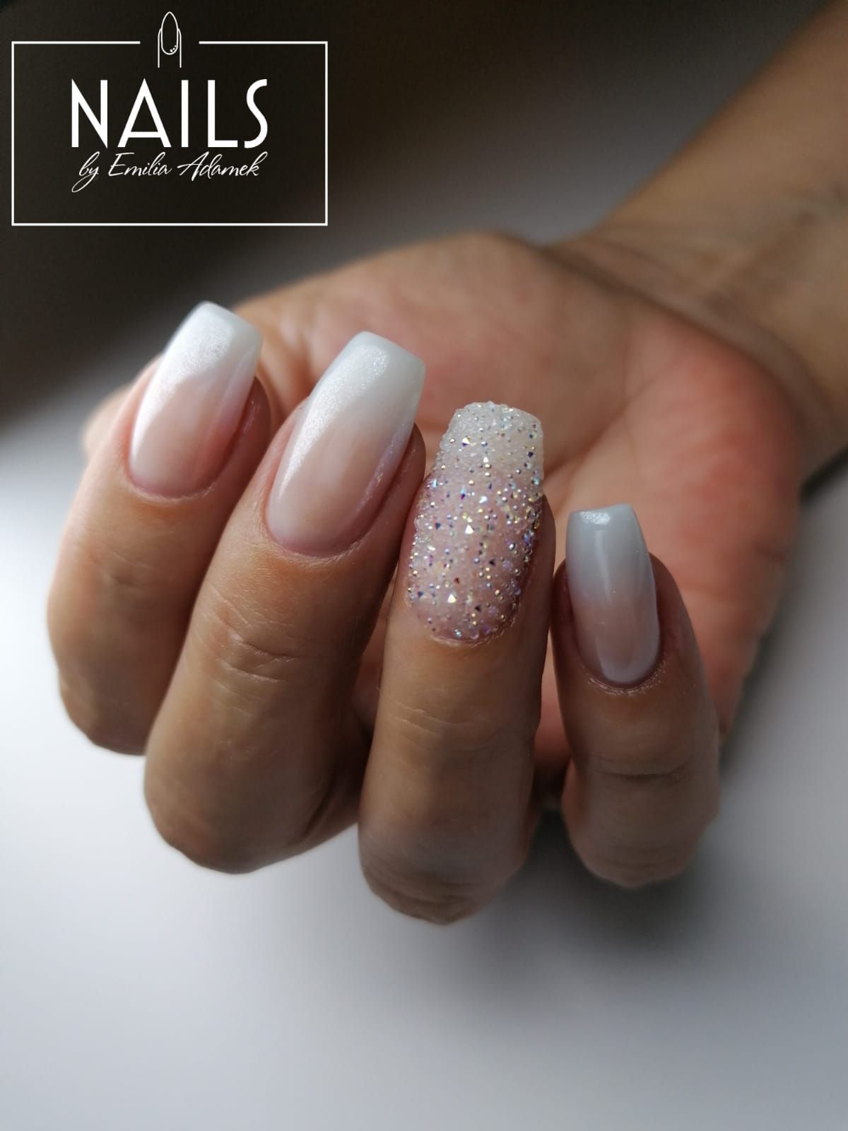 Nails by Emilia Adamek - Nagelstudio, Kosmetik und Fußpflege in Berlin Karow, Buch, Blankenburg, Pankow und Umgebung - Professionelles Nagel, Nägel, Nails, Nageldesign Nagelstudio und Wimpernstudio in 13125 Nähe S Bahnhof Berlin Karow, Buch, Blankenburg bei Emilia Adamek. Die beste Nageldesigenrin und Produkte für Stiletto, Ballerina, Babyboomer, Polygel, Cat Eye, Fullcover, French, Natur, Glitzer, Nagel, Nägel, Nails Studio, Nagelstudio, Nageldesign, Nail Art, Nail design, Nagelmodellage, Design, Maniküre, Shellac, Gellack, Spa Maniküre, UV Nagellack, Wimpern, Wimpernverlängerung, Wimpernverdichtung, Wimpernwelle, Verlängerung, Verstärkung, Naturnagelverstärkung, Auffüllen, Tips, Schablonentechnik, Gel, Gel-Technik, UV-Licht, UV-Gele.